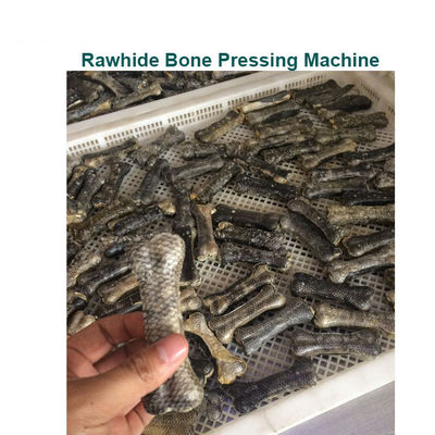 咀嚼の処理の後をつけさせます機械生皮にペット フード メーカーの犬用の骨