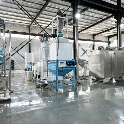 肉、豆、双生児-ねじが付いている食糧放出機械をかみ砕いている野菜ペット